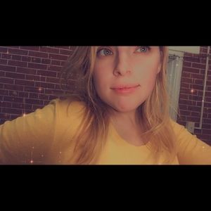 Meet your Posher, Kayla